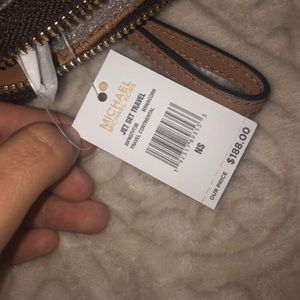 BRAND NEW MICHAEL KORS WRISTLET